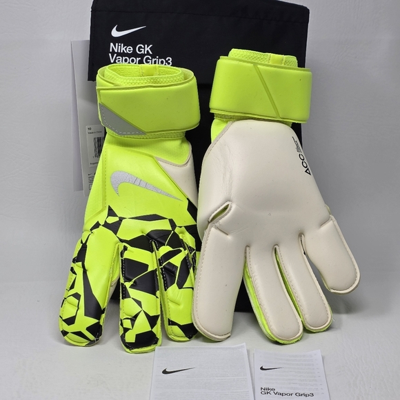 Nike GK Vapor Grip3 Size 9 Goalkeeper Gloves Volt Black Soccer HQ0304-702 New - Picture 1 of 6